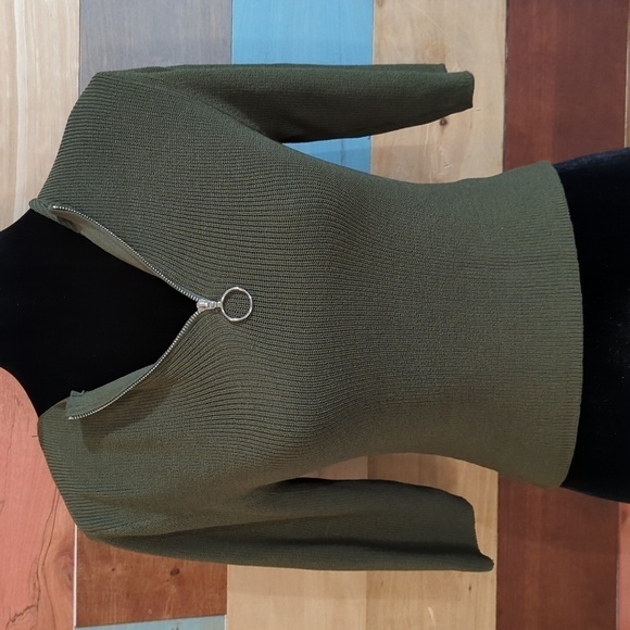 SMALL. Seek the label 3/4 sleeve cropped zip up knit blouse - Picture 1 of 4